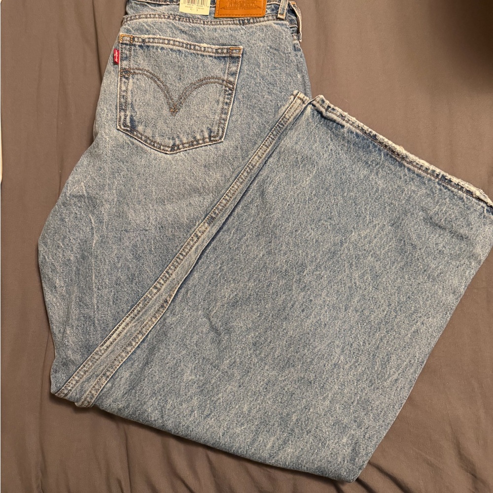 Levi's Light Blue Denim Jeans - Picture 3 of 3
